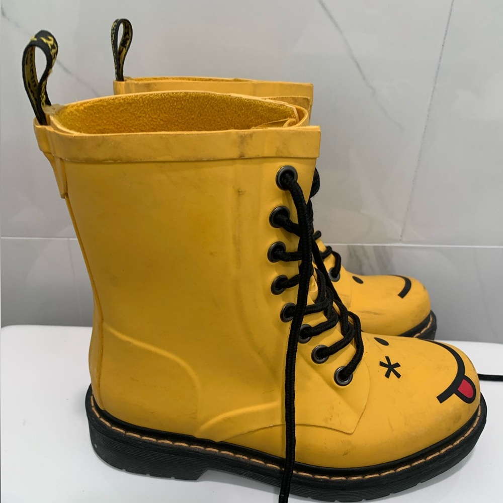 Dr. Doc Martens Women's Hincky Yellow Smiley Face Eye Platform Boot 1460 shoes 6 - Picture 7 of 11